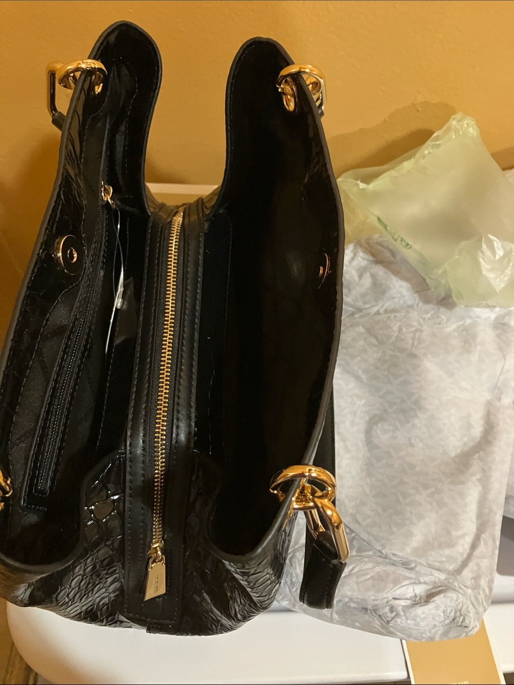Michael Kors Kensington Lg Shldr Tote Black Croc-Embossed Leather - Picture 13 of 14
